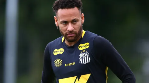 SP – SANTOS – 31/10/2025 – SANTOS, TREINO – Neymar jogador do Santos durante treino no Centro de Treinamento CT Rei Pele. Foto: Mauricio De Souza/AGIF