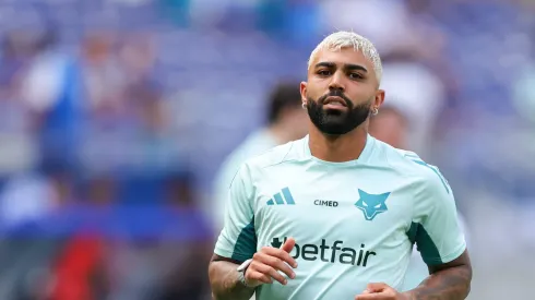 MG – BELO HORIZONTE – 01/11/2025 – BRASILEIRO A 2025, CRUZEIRO X VITORIA – Gabriel Barbosa Gabigol jogador do Cruzeiro durante aquecimento antes da partida contra o Vitoria no estadio Mineirao pelo campeonato Brasileiro A 2025. Foto: Gilson Lobo/AGIF