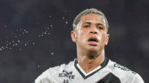 Barros durante clássico contra o Flamengo.