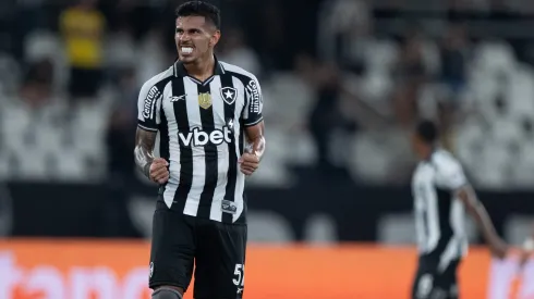 Botafogo de David Ricardo dominou o Vasco no Nílton Santos