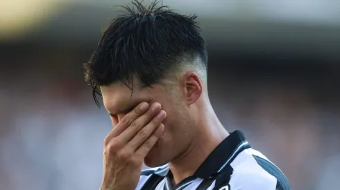 RJ – RIO DE JANEIRO – 26/10/2025 – BRASILEIRO A 2025, BOTAFOGO X SANTOS – Joaquin Correa jogador do Botafogo durante partida contra o Santos no estadio Engenhao pelo campeonato Brasileiro A 2025. Foto: Thiago Ribeiro/AGIF