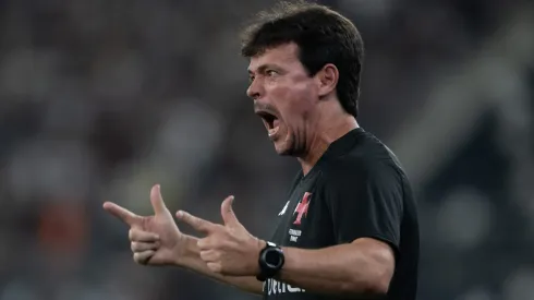 Fernando Diniz assumiu a culpa pela vitória do Botafogo.
