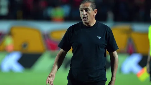 BA – SALVADOR – 05/11/2025 – BRASILEIRO A 2025, VITORIA X INTERNACIONAL – Ramon Diaz, tecnico do Internacional durante partida contra o Vitoria no estadio Barradao pelo campeonato Brasileiro A 2025. Foto: Walmir Cirne/AGIF