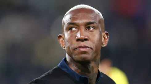 Anderson Talisca durante jogo do Fenerbahçe.