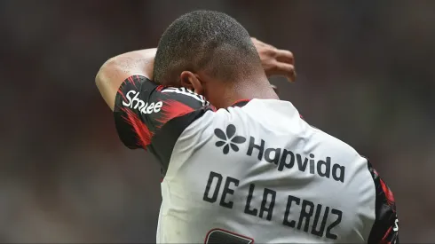 BA – SALVADOR – 05/10/2025 – BRASILEIRO A 2025, BAHIA X FLAMENGO – Nico De La Cruz jogador do Flamengo lamenta durante partida contra o Bahia no estadio Fonte Nova pelo campeonato Brasileiro A 2025. Foto: Jhony Pinho/AGIF