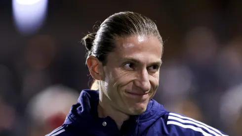 Filipe Luís durante jogo em Bragança Paulista.