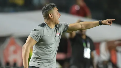Jair Ventura, técnico do Vitoria, projetou duelo contra o Botafogo. Foto: Jhony Pinho/AGIF