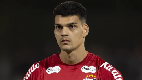 Gabriel Brazão fez 11 defesas em Palmeiras x Santos e deixou Allianz com dores na lombar