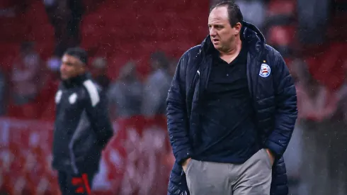 Rogerio Ceni, técnico do Bahia, durante partida contra o Internacional no estadio Beira-Rio pelo campeonato Copa Libertadores 2025. Foto: Maxi Franzoi/AGIF