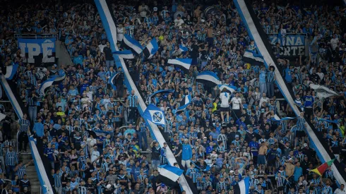 RS – PORTO ALEGRE – 05/11/2025 – BRASILEIRO A 2025, GREMIO X CRUZEIRO – Torcida do Gremio durante partida contra Cruzeiro no estadio Arena do Gremio pelo campeonato Brasileiro A 2025. Foto: Maxi Franzoi/AGIF
