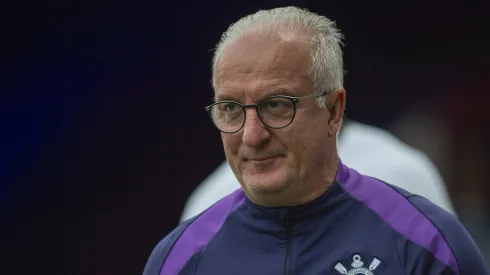 Dorival Júnior técnico do Corinthians durante partida contra o Bragantino no estádio Cícero De Souza Marques pelo campeonato Brasileiro A 2025. Foto: Anderson Romão/AGIF