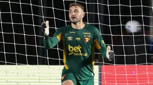 Gabriel falhou bizarramente. Foto: Marlon Costa/AGIF