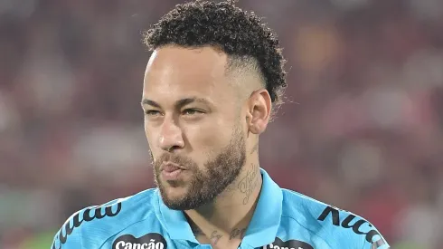 RJ – RIO DE JANEIRO – 09/11/2025 – BRASILEIRO A 2025, FLAMENGO X SANTOS – Neymar jogador do Santos durante partida contra o Flamengo no estadio Maracana pelo campeonato Brasileiro A 2025. Foto: Thiago Ribeiro/AGIF