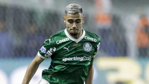 Andreas Pereira, meia-atacante do Palmeiras em partida pelo campeonato brasileiro (Foto: Alexandre Schneider/Getty Images)