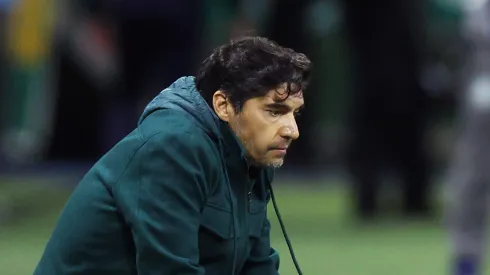 Abel Ferreira, técnico do Palmeiras em partida pelo campeonato brasileiro (Foto: Alexandre Schneider/Getty Images)