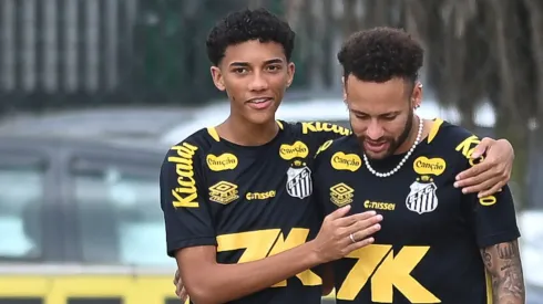 Robinho Jr. vem tentando se firmar no Santos – Foto: Jota Erre/AGIF.