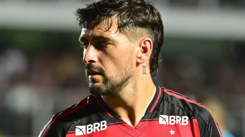 Arrascaeta foi convocado pela Seleção Uruguaia e Flamengo corre para tê-lo contra o Fluminense.