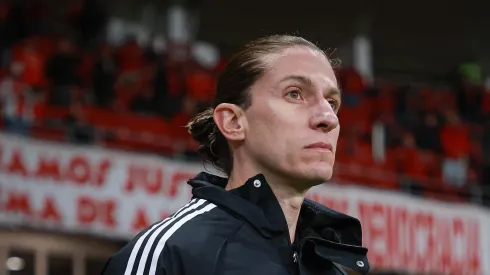 Filipe Luís tem contrato no Fla até dezembro.