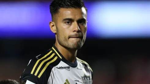 Volante deu a volta por cima – Foto: Marlon Costa/AGIF.