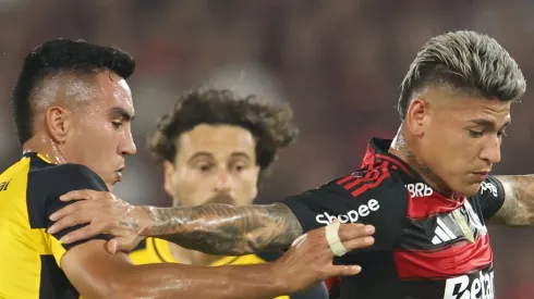 Carrascal, meia-atacante do Flamengo em partida pelo campeonato brasileiro (Foto: Lucas Figueiredo/Getty Images)