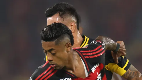 Bruno Henrique, atacante do Flamengo em partida pelo campeonato brasileiro (Foto: Lucas Figueiredo/Getty Images)
