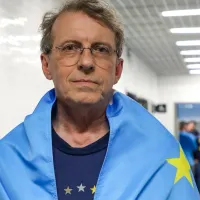 Odorico Roman mal foi eleito no Grêmio e já decidiu travar renovação de Edenílson