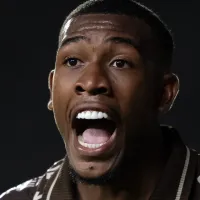 Newcastle prepara oferta por Rayan e vê atacante do Vasco como grande oportunidade de mercado