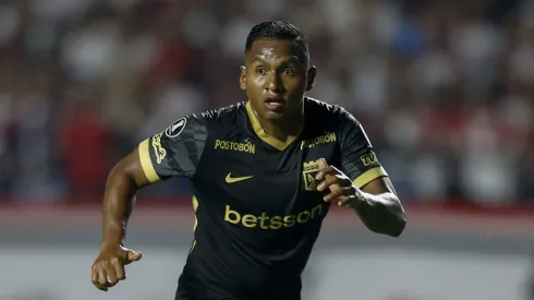 Alfredo Morelos, atacante do Santos emprestado ao Atlético Nacional-COL – Foto: Miguel Schincariol/Getty Images