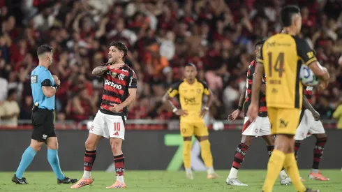 De Arrascaeta jogador do Flamengo comemora seu gol durante partida contra o Sport – Foto: Thiago Ribeiro/AGIF