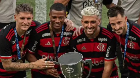 Matías Viña, lateral-esquerdo uruguaio do Flamengo