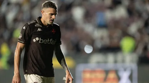 Vegetti não vive bom momento no Vasco. Foto: Jorge Rodrigues/AGIF