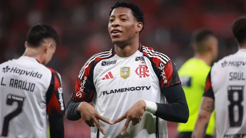 RS – PORTO ALEGRE – 17/08/2025 – BRASILEIRO A 2025, INTERNACIONAL X FLAMENGO – Gonzalo Plata jogador do Flamengo comemora seu gol durante partida contra o Internacional no estadio Beira-Rio pelo campeonato Brasileiro A 2025. Foto: Maxi Franzoi/AGIF