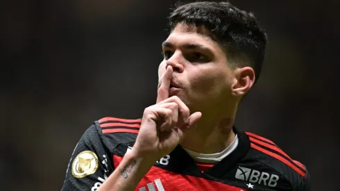 Lateral deu a sua opinião – Foto: Pedro Vilela/Getty Images.