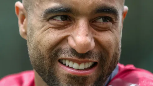 Lucas durante treino do SPFC no CT