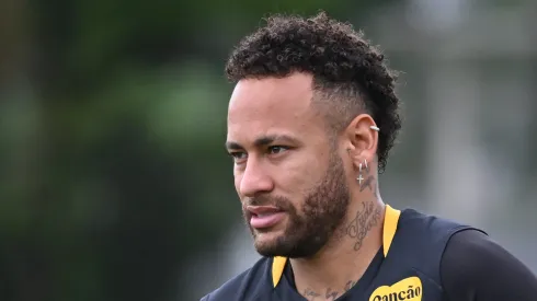 Neymar mira jogo perfeito contra o Verdão.