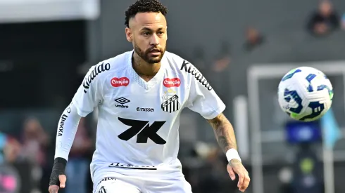 Neymar é a esperança do Santos na briga contra o rebaixamento. Foto: Jota Erre/AGIF