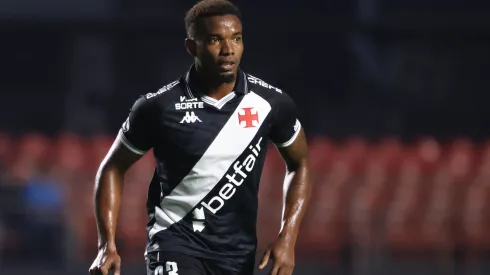 Thiago Mendes em ação pelo Vasco – Foto: Marcello Zambrana/AGIF