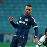 Ex-Corinthians, Luan surge irreconhecível ao lado de Ronaldinho e reacende debate sobre futuro