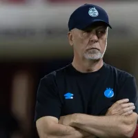 Mano Menezes busca substituto para Edenilson no Grêmio antes de duelo contra o Vasco no Brasileirão