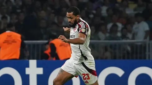 Juninho pone fin a una larga ausencia en Flamengo. Foto de Joaquín Camiletti/Getty Images