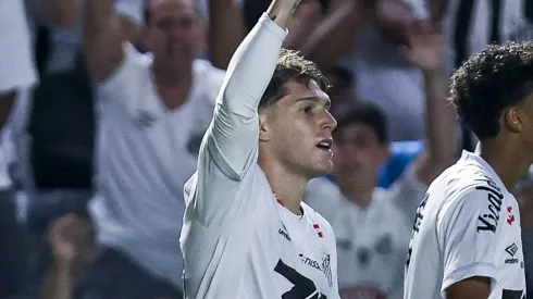 Rollheiser comemora seu gol em Santos x Palmeiras – (Photo by Ricardo Moreira/Getty Images)