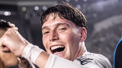 Rollheiser comemorando o gol solitário após o apito final