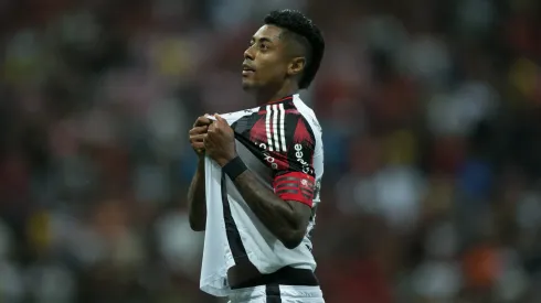 Bruno Henrique celebrando por Flamengo – Foto: Marlon Costa/AGIF