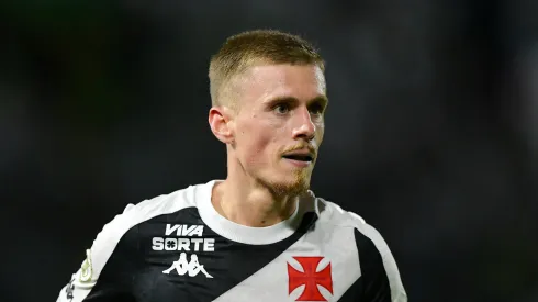 Maxime Dominguez em ação pelo Vasco – Foto: Thiago Ribeiro/AGIF