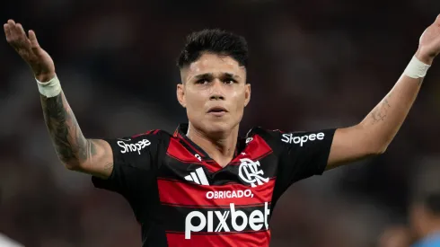 Luiz Araújo durante partida do Mengão na Libertadores