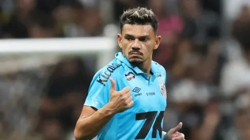 Tiquinho Soares deve rescindir com o Santos no final da temporada – Foto: Gilson Lobo/AGIF