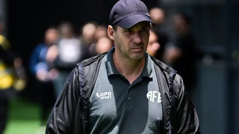 Técnico Léo Mendes. Foto: Rafael Zocco/Ferroviária