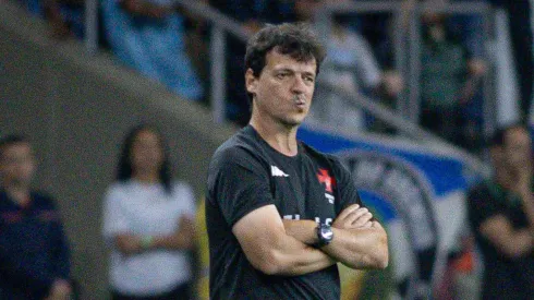 Fernando Diniz tem preocupação no Vasco após nova derrota – Foto: Maxi Franzoi/AGIF