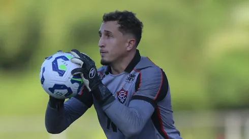Thiago Couto durante partida do Leão da Barra em casa