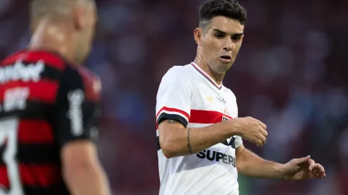 RJ – RIO DE JANEIRO – 12/07/2025 – BRASILEIRO A 2025, FLAMENGO X SAO PAULO – Oscar jogador do Sao Paulo durante partida contra o Flamengo no estadio Maracana pelo campeonato Brasileiro A 2025. Foto: Jorge Rodrigues/AGIF